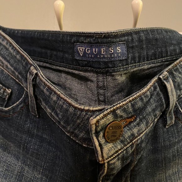 Guess medium dark wash denim cutoff shorts - Picture 3 of 3